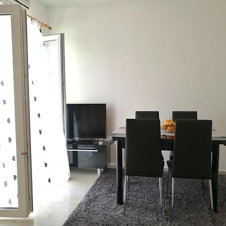 Apartments Jure Miljak Podstrana Esterno foto